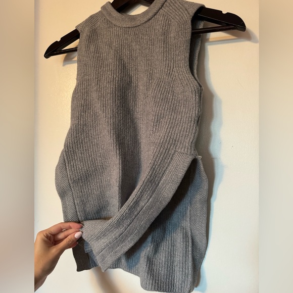 aritzia knit top - Picture 2 of 4